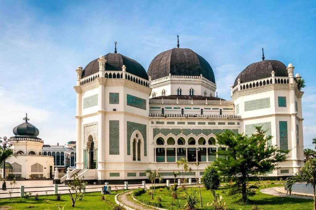 Oyo 741 Hotel Labuhan Raya Medan Kültér fotó
