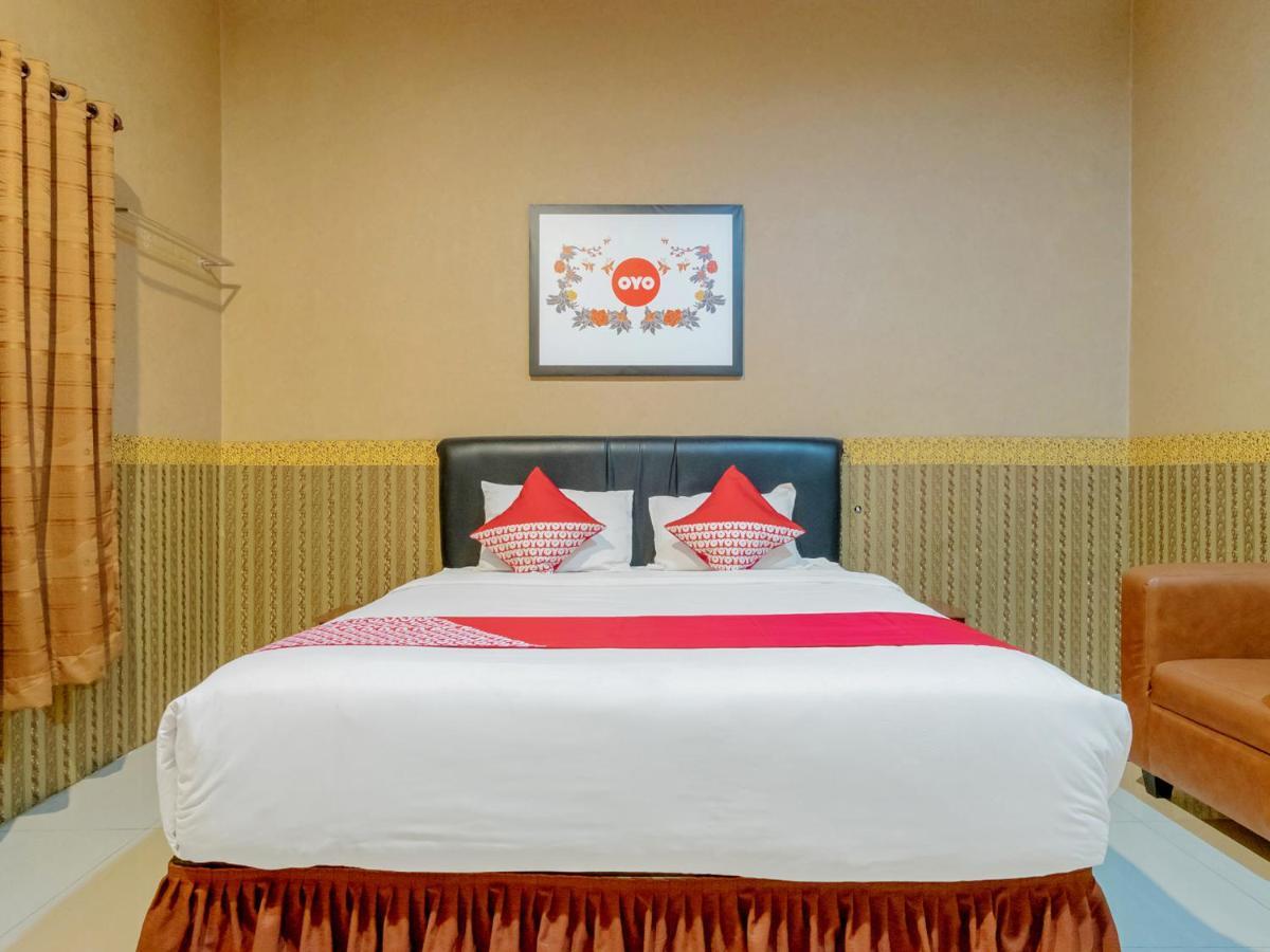 Oyo 741 Hotel Labuhan Raya Medan Kültér fotó