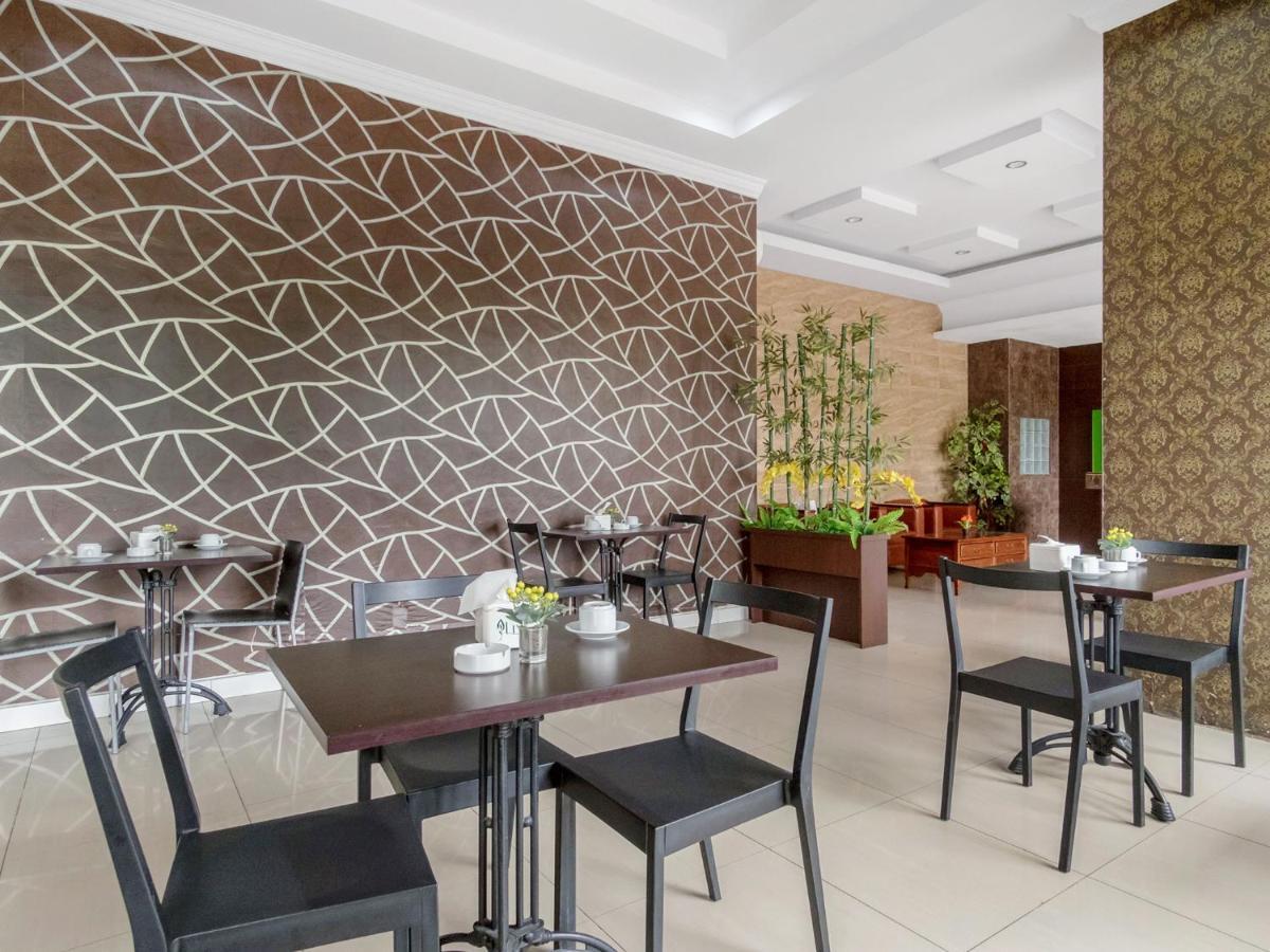 Oyo 741 Hotel Labuhan Raya Medan Kültér fotó