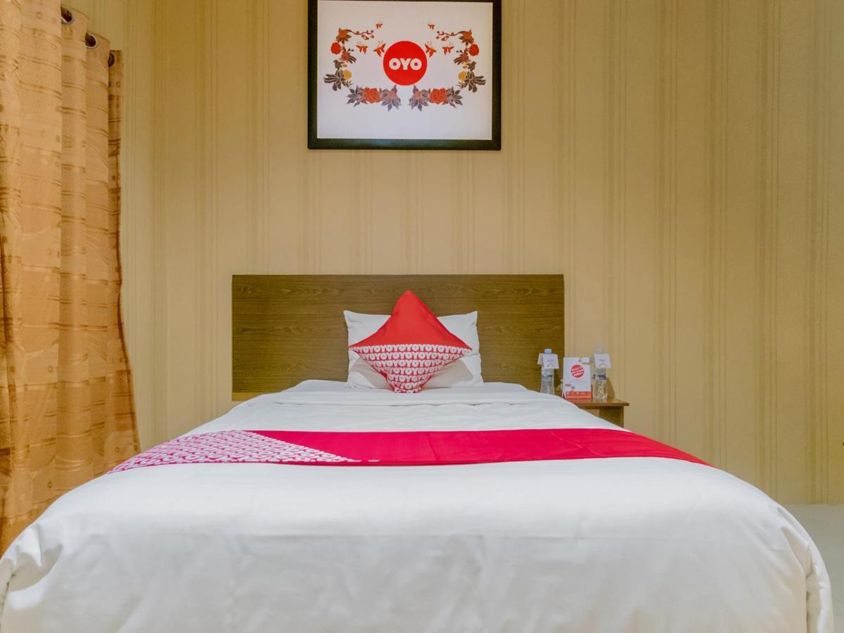 Oyo 741 Hotel Labuhan Raya Medan Kültér fotó