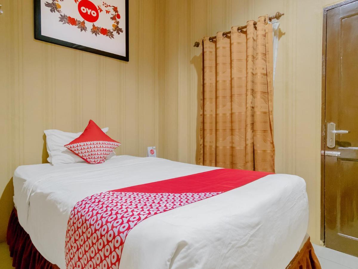 Oyo 741 Hotel Labuhan Raya Medan Kültér fotó