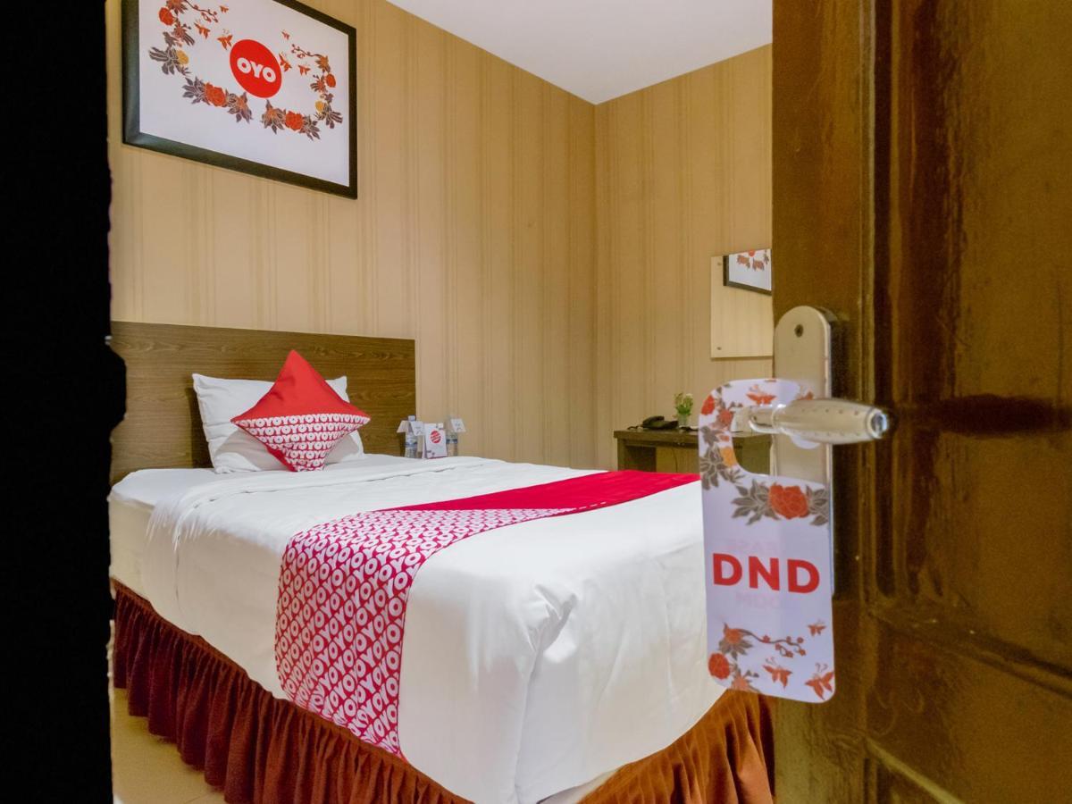 Oyo 741 Hotel Labuhan Raya Medan Kültér fotó